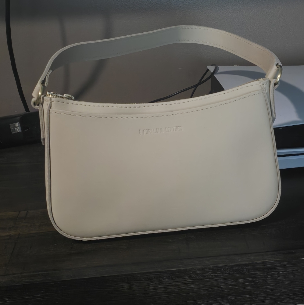 Portland Leather Off-White Shoulder Bag